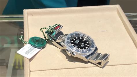 rolex submariner price in dubai